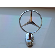 емблема капота "приціл"  Mercedes
