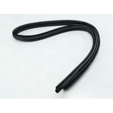 уплотнитель капота Таврия  (1423mm)