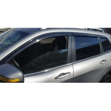 ветровик JEEP Cherokee Grand 2013-2021  (скотч) VT 52